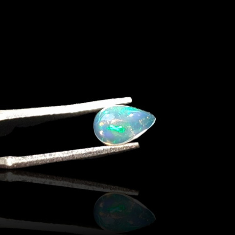 Opal from Ethiopia cabochon 8x5 mm no. 775 Opal from Ethiopia cabochon 8x5 mm no. 775