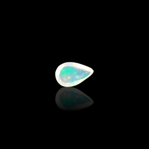 Opal from Ethiopia cabochon 8x5 mm no. 775 Opal from Ethiopia cabochon 8x5 mm no. 775