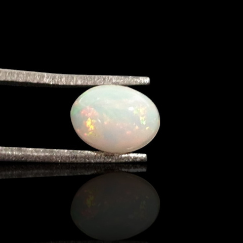 Opal z Etiopii kaboszon 8x6 mm nr 740 Opal z Etiopii kaboszon 8x6 mm nr 740