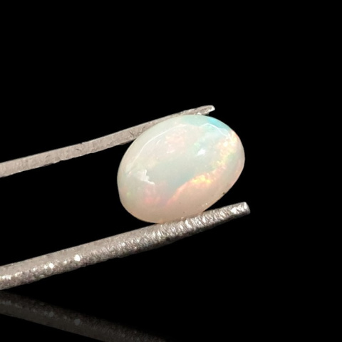 Opal z Etiopii kaboszon 8x6 mm nr 740 Opal z Etiopii kaboszon 8x6 mm nr 740