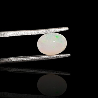 Opal from Ethiopia cabochon 8x6 mm no 742
