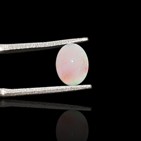 Opal from Ethiopia cabochon 8x6 mm no 747 Opal from Ethiopia cabochon 8x6 mm no 747