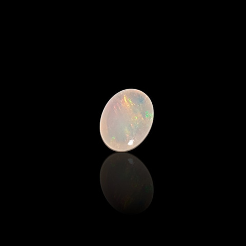 Opal from Ethiopia cabochon 8x6 mm no 747 Opal from Ethiopia cabochon 8x6 mm no 747