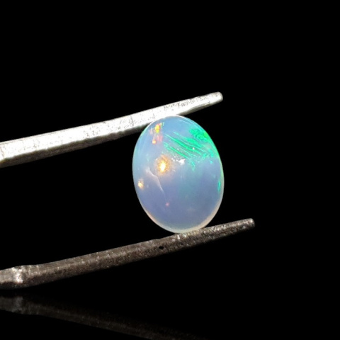 Opal from Ethiopia cabochon 8x6 mm no 753 Opal from Ethiopia cabochon 8x6 mm no 753