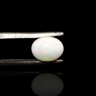 Opal from Ethiopia cabochon 8x6 mm no 754