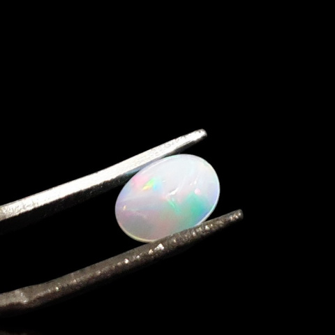 Opal from Ethiopia cabochon 8x6 mm no 758 Opal from Ethiopia cabochon 8x6 mm no 758