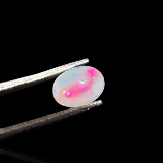Opal from Ethiopia cabochon 8x6 mm no 758
