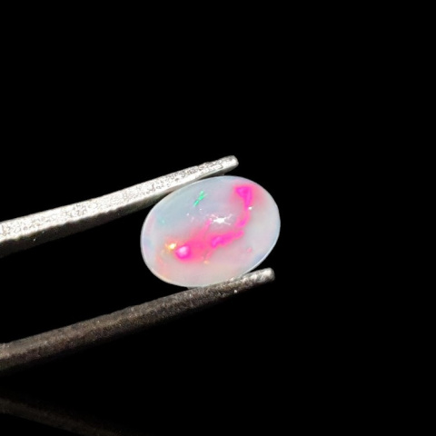 Opal from Ethiopia cabochon 8x6 mm no 758 Opal from Ethiopia cabochon 8x6 mm no 758