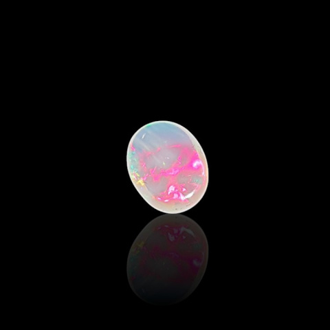 Opal from Ethiopia cabochon 8x6 mm no 758 Opal from Ethiopia cabochon 8x6 mm no 758