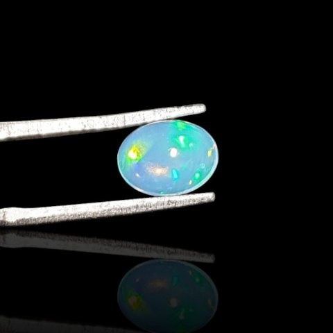Opal from Ethiopia cabochon 8x6 mm no 760