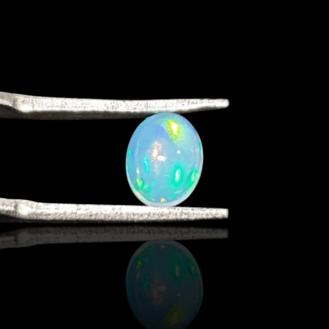 Opal from Ethiopia cabochon 8x6 mm no 760