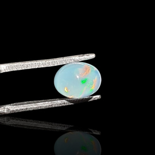 Opal from Ethiopia cabochon 8x6 mm no 761