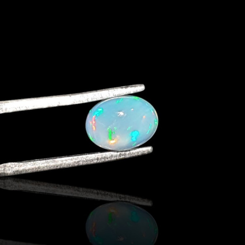 Opal from Ethiopia cabochon 8x6 mm no 762 Opal from Ethiopia cabochon 8x6 mm no 762
