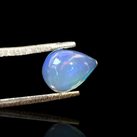 Opal from Ethiopia cabochon 8x6 mm no 771 Opal from Ethiopia cabochon 8x6 mm no 771