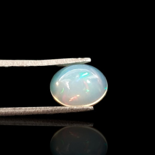 Opal from Ethiopia cabochon 9x7 mm no 717