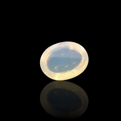 Opal from Ethiopia cabochon 9x7 mm no 718 Opal from Ethiopia cabochon 9x7 mm no 718