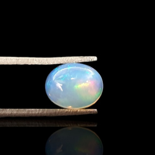 Opal from Ethiopia cabochon 9x7 mm no 720