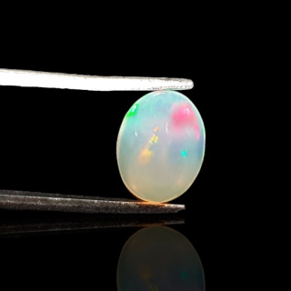 Opal from Ethiopia cabochon 9x7 mm no 722