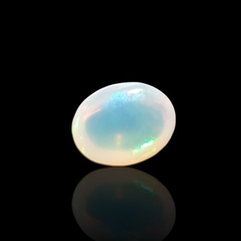 Opal from Ethiopia cabochon 9x7 mm no 722 Opal from Ethiopia cabochon 9x7 mm no 722