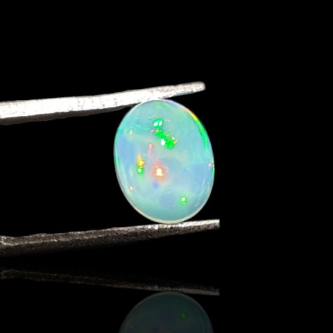 Opal from Ethiopia cabochon 9x7 mm no 727 Opal from Ethiopia cabochon 9x7 mm no 727