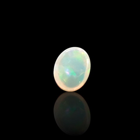 Opal from Ethiopia cabochon 9x7 mm no 728 Opal from Ethiopia cabochon 9x7 mm no 728