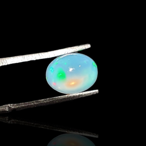 Opal z Etiopii kaboszon 9x7 mm nr 730 Opal z Etiopii kaboszon 9x7 mm nr 730