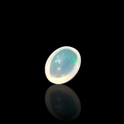 Opal z Etiopii kaboszon 9x7 mm nr 730 Opal z Etiopii kaboszon 9x7 mm nr 730
