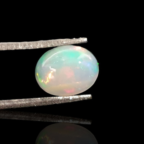 Opal z Etiopii kaboszon 9x7 mm nr 731 Opal z Etiopii kaboszon 9x7 mm nr 731