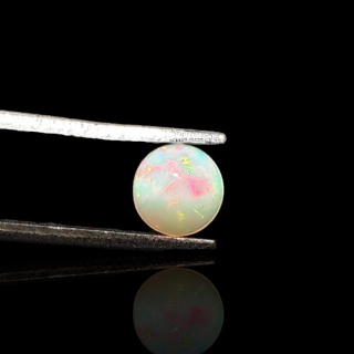 Opal from Ethiopia cabochon fi 6 mm no. 831