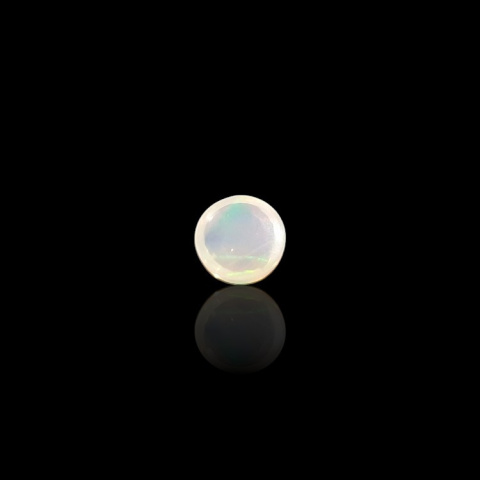 Opal from Ethiopia cabochon fi 6 mm no 832 Opal from Ethiopia cabochon fi 6 mm no 832