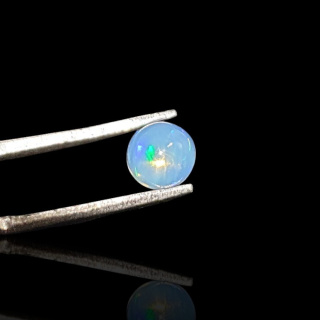 Opal from Ethiopia cabochon fi 6 mm no. 836