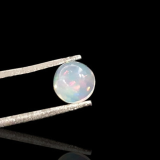 Opal from Ethiopia cabochon fi 6 mm no 837
