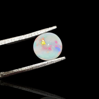 Opal from Ethiopia cabochon fi 7 mm no 805