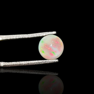 Opal from Ethiopia cabochon fi 7 mm no 807