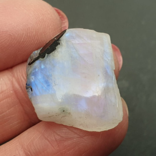 Moonstone polished piece 26x20 mm no 209