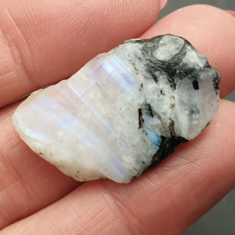 Moonstone polished piece 31x19 mm no 232 Moonstone polished piece 31x19 mm no 232