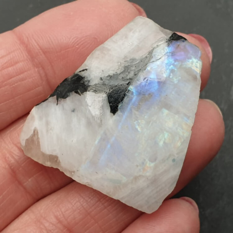 Moonstone polished piece 35x33 mm no 210 Moonstone polished piece 35x33 mm no 210
