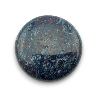 Rubin w kyanicie kaboszon fi 26 mm nr 66