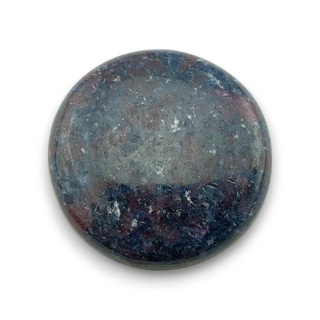 Rubin w kyanicie kaboszon fi 28 mm nr 77