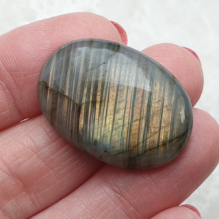 Labradoryt kaboszon 30x21 mm nr B136
