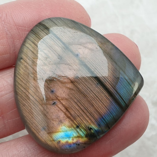 Labradoryt kaboszon 35x33 mm nr B134