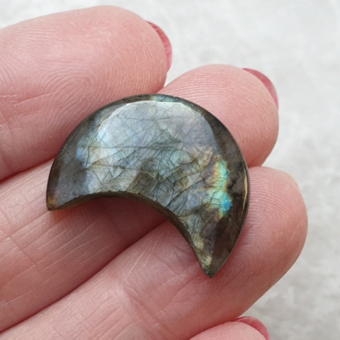 Labradorite cabochon moon 23x18 mm no. 170 Labradorite cabochon moon 23x18 mm no. 170
