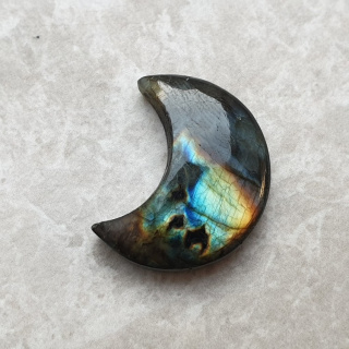 Labradoryt kaboszon księżyc 24x19 mm nr 196