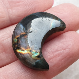 Labradoryt kaboszon księżyc 25x21 mm nr 176