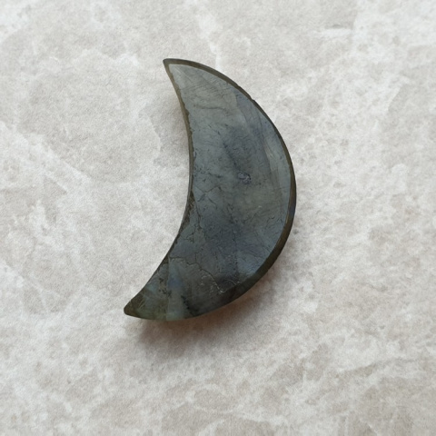 Labradorite cabochon moon 29x17 mm no 197