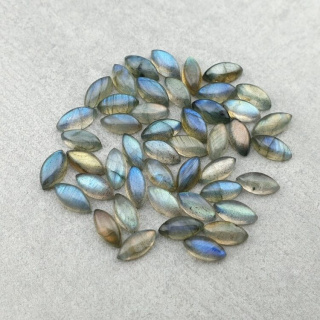 Labradoryt kaboszon łezka 18x13 mm 1 szt