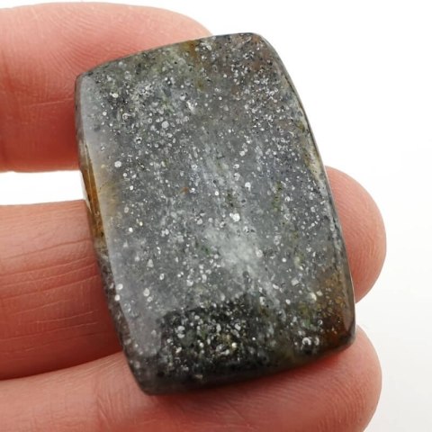 Czarny kamień słoneczny kaboszon 33x22 mm nr 1 Czarny kamień słoneczny kaboszon 33x22 mm nr 1