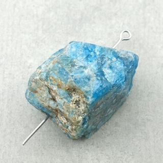 Apatyt bryłka z dziurką 25x21 mm nr 101