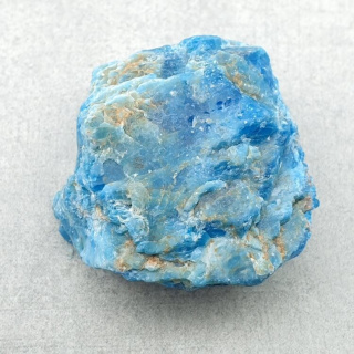Apatyt bryłka z dziurką 34x32 mm nr 82