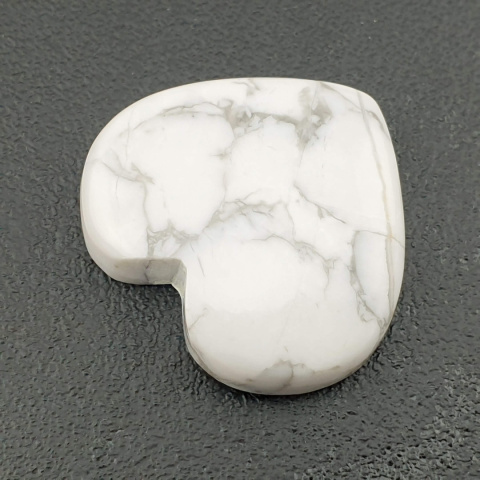 Howlite cabochon heart 25x23 mm no 3 Howlite cabochon heart 25x23 mm no 3